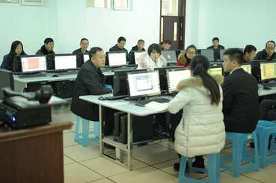 雞西實(shí)驗中學(xué)迎接雞西市首批教育信息化示范校驗收